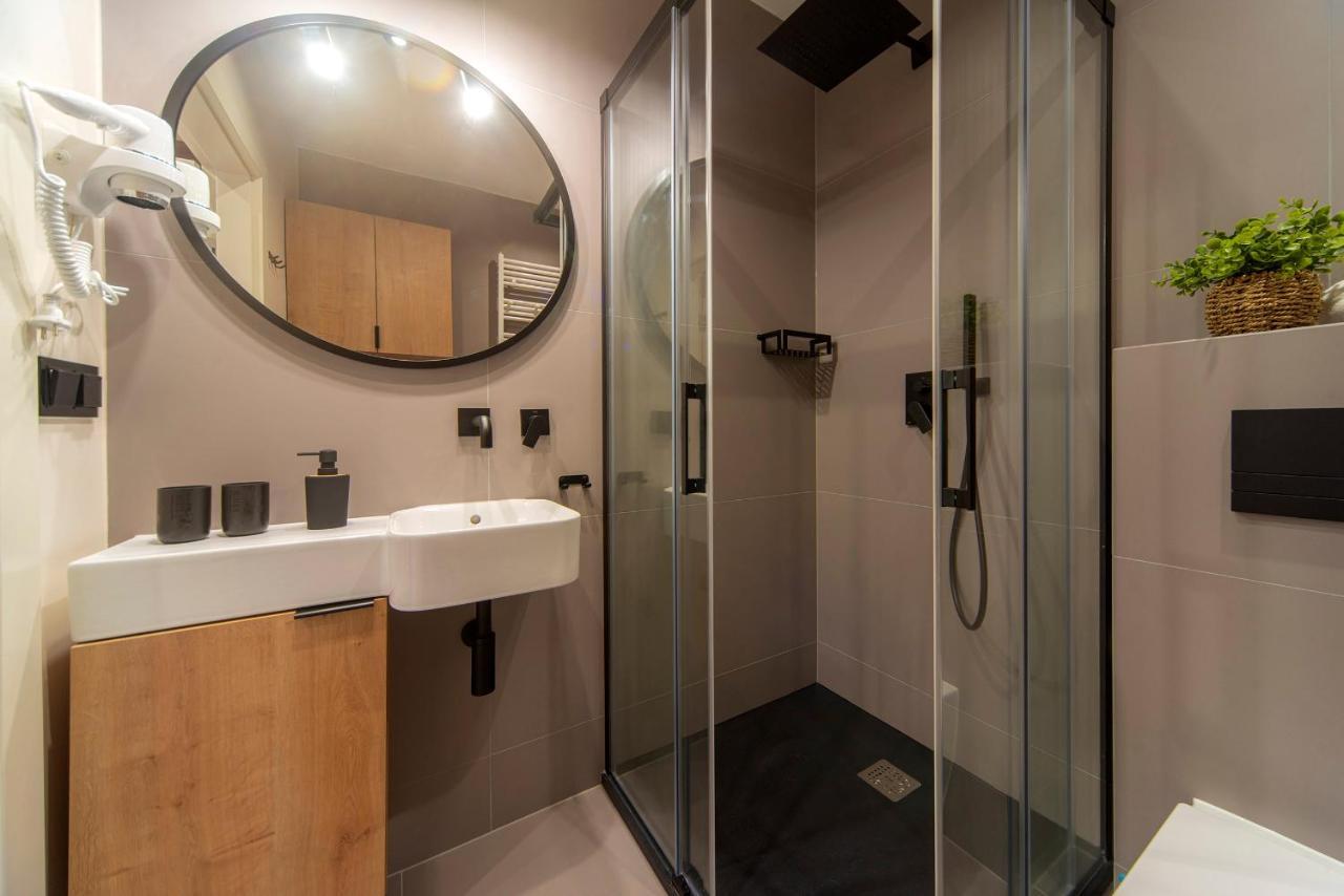 Trevilles Apartamenty - Stone Hill Z Basenem I Spa シクラルスカ・ポレンバ エクステリア 写真