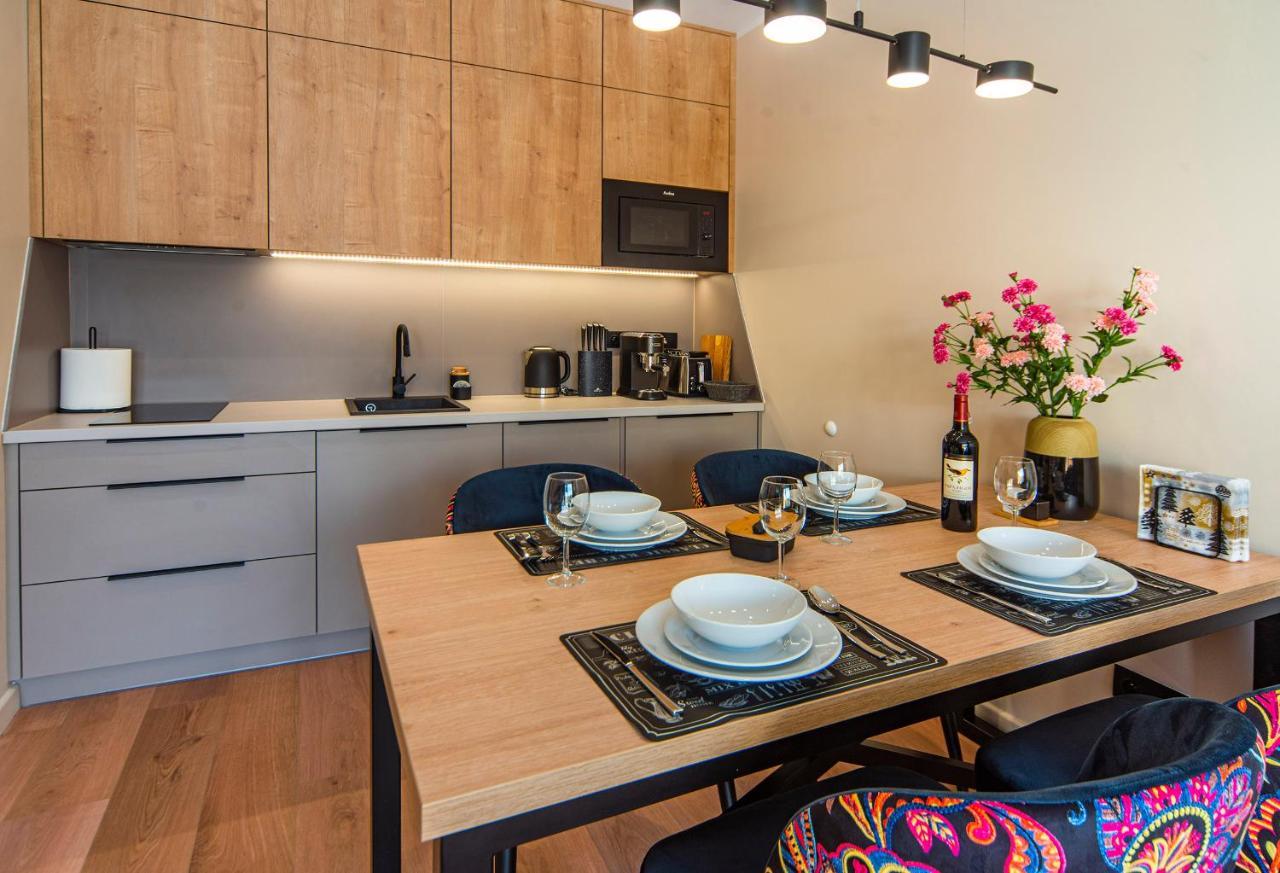 Trevilles Apartamenty - Stone Hill Z Basenem I Spa シクラルスカ・ポレンバ エクステリア 写真